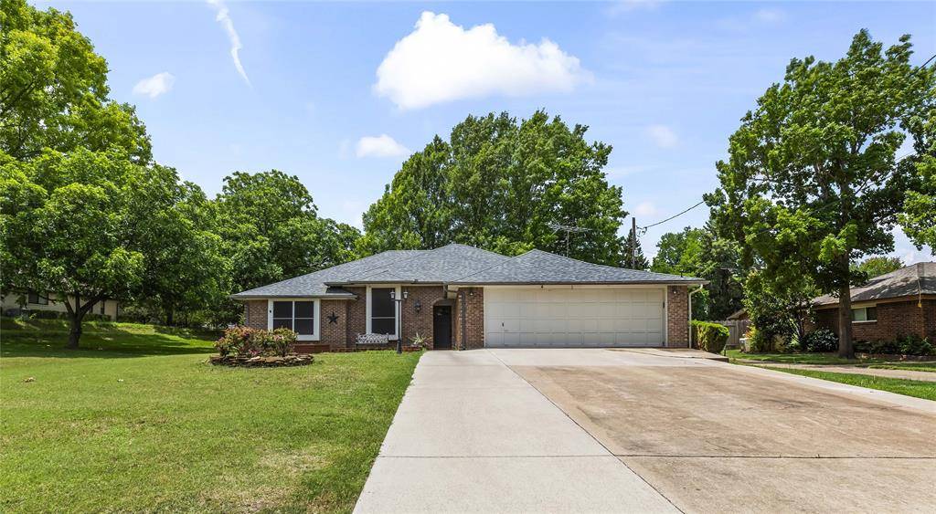 403 N Casa Grande Circle, Duncanville, TX 75116