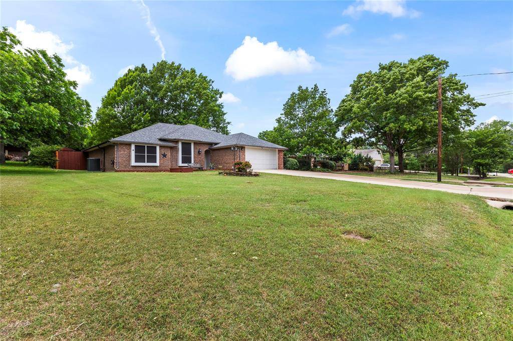 403 N Casa Grande Circle, Duncanville, TX 75116