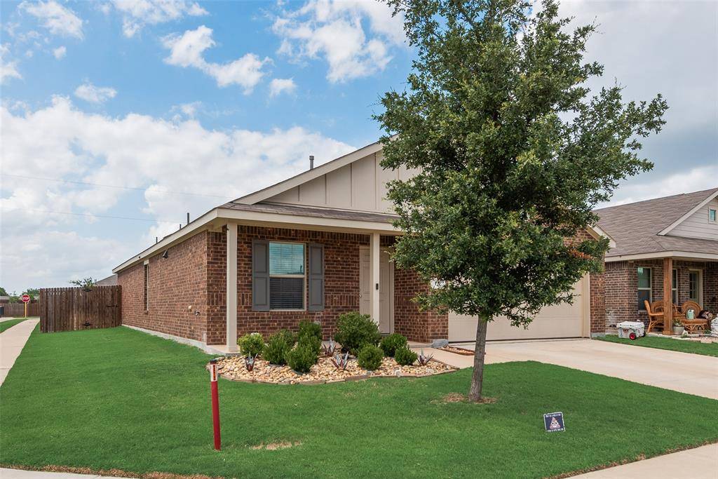 712 Odlozil Lane, Ennis, TX 75119