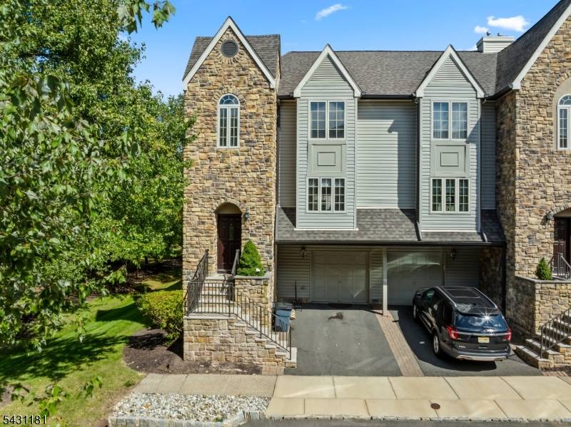 7 Finch Court, Berkeley Heights Twp., NJ 07922