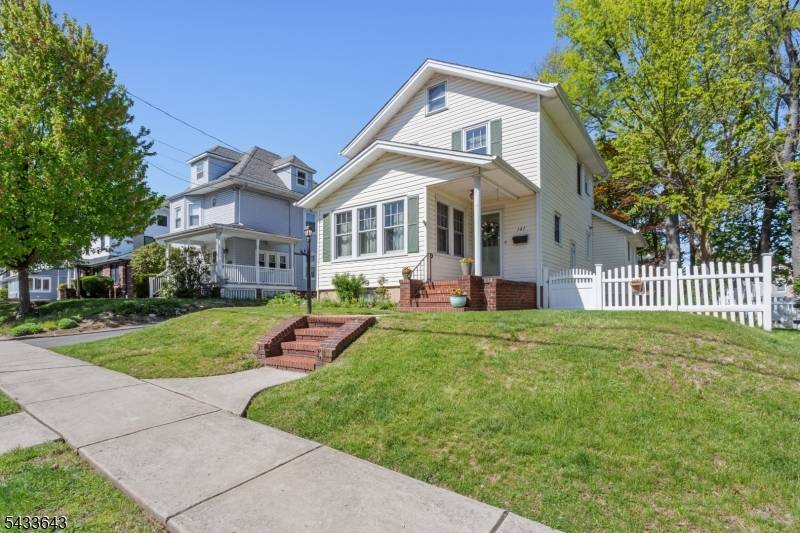 141 Henry St, Hasbrouck Heights Boro, NJ 07604