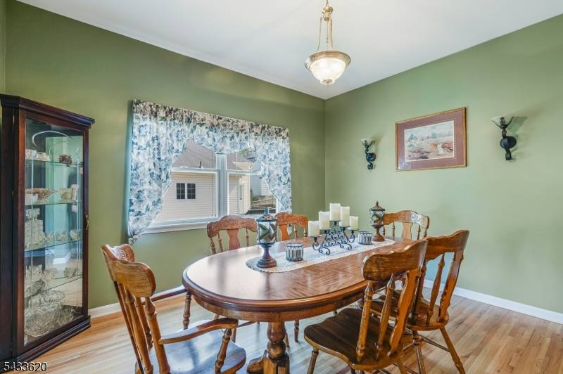 228 Woodside Ln, Bridgewater Twp., NJ 08807