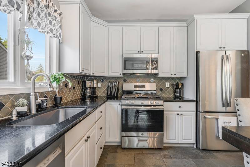 228 Woodside Ln, Bridgewater Twp., NJ 08807