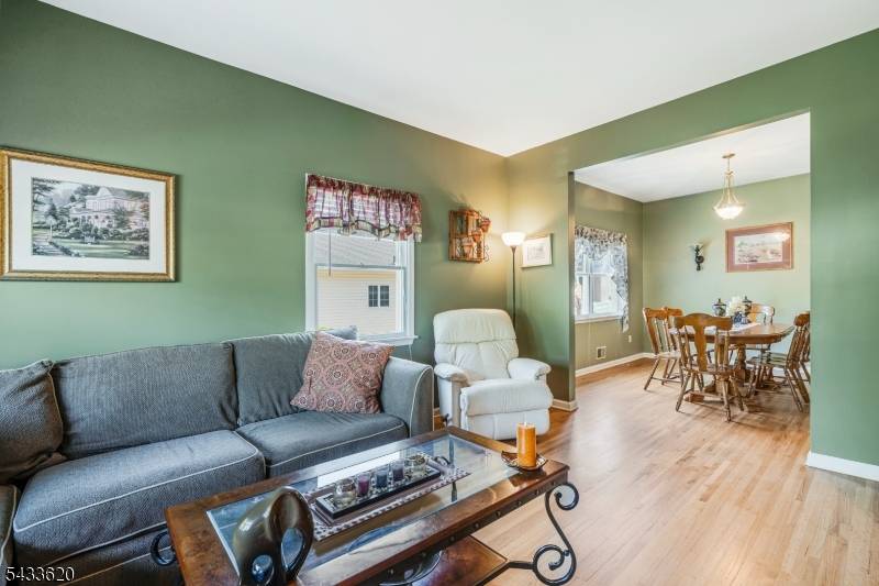 228 Woodside Ln, Bridgewater Twp., NJ 08807
