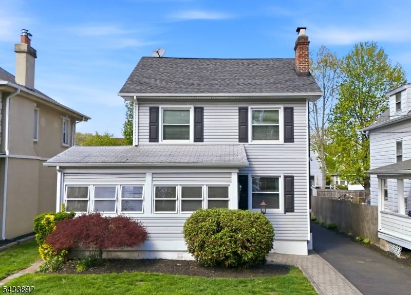 65 Carteret St, Bloomfield Twp., NJ 07003