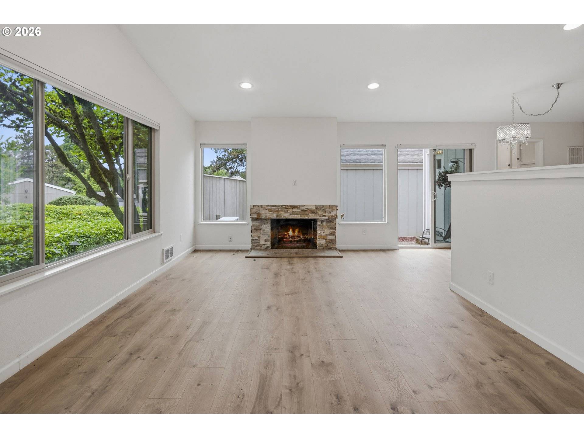 1397 BONNIEBRAE DR, Lake Oswego, OR 97034