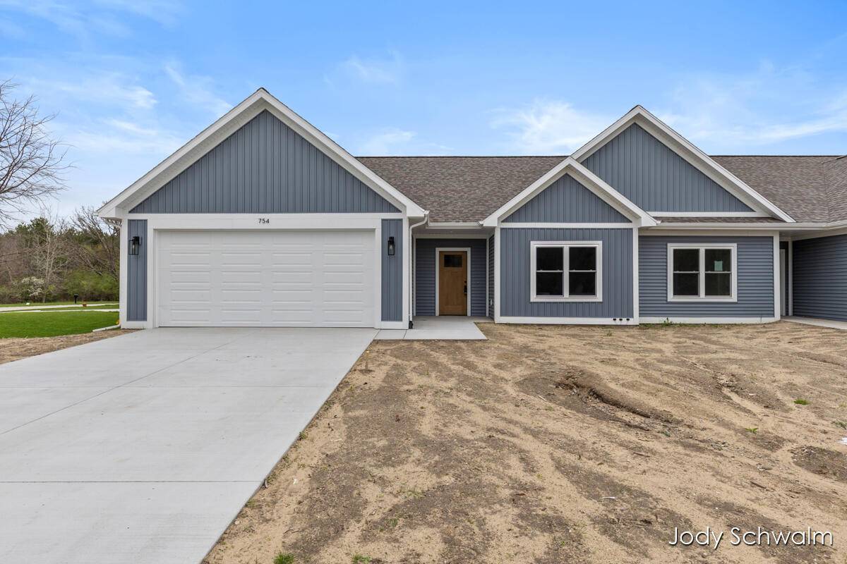 754 Noble DR, Belding City, MI 48809
