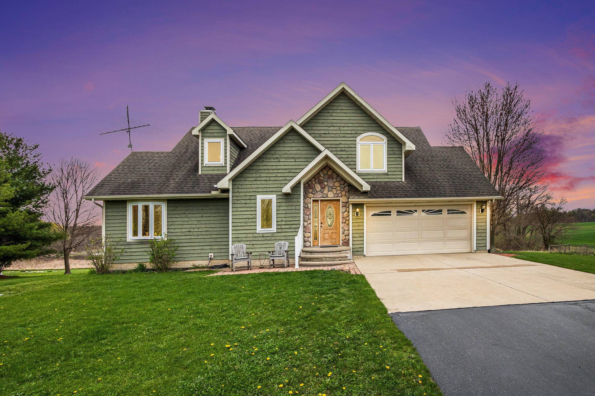 1908 Kaiser RD, Weesaw Twp, MI 49113