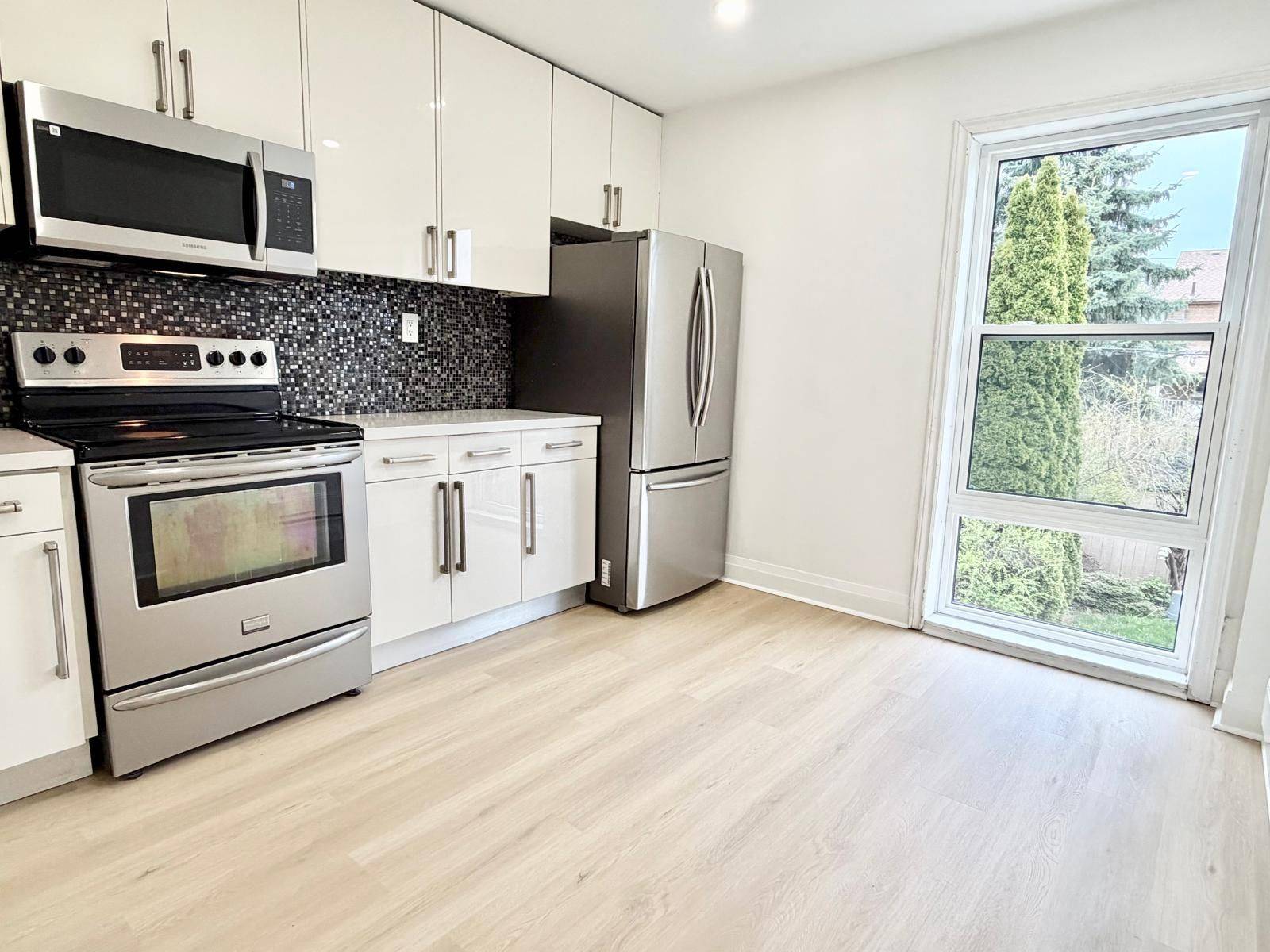 275 Lauder AVE #Unit # 2, Toronto C03, ON M6E 3H5