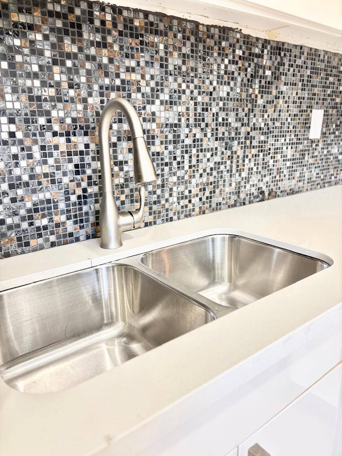 275 Lauder AVE #Unit # 2, Toronto C03, ON M6E 3H5