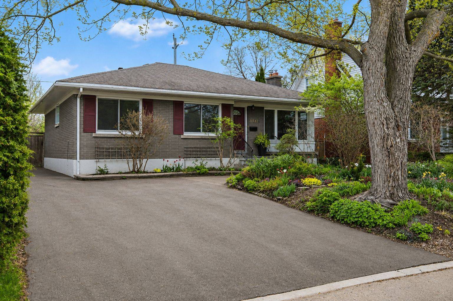1113 Field ST, Belair Park - Copeland Park And Area, ON K2C 2P6