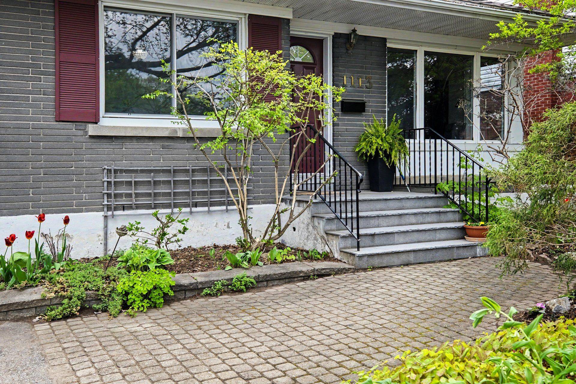 1113 Field ST, Belair Park - Copeland Park And Area, ON K2C 2P6