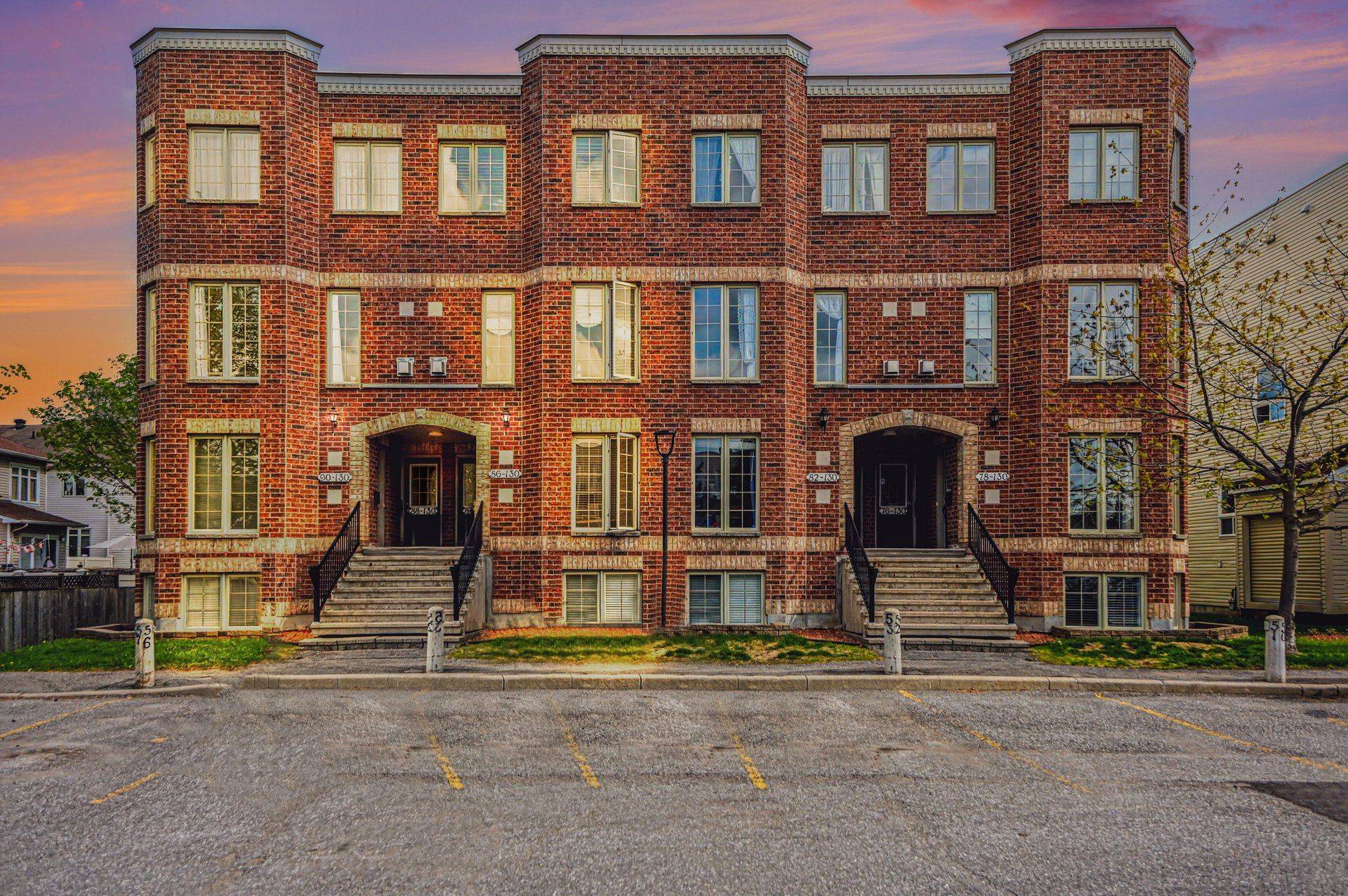 130 Berrigan DR #88, Barrhaven, ON K2J 0J3