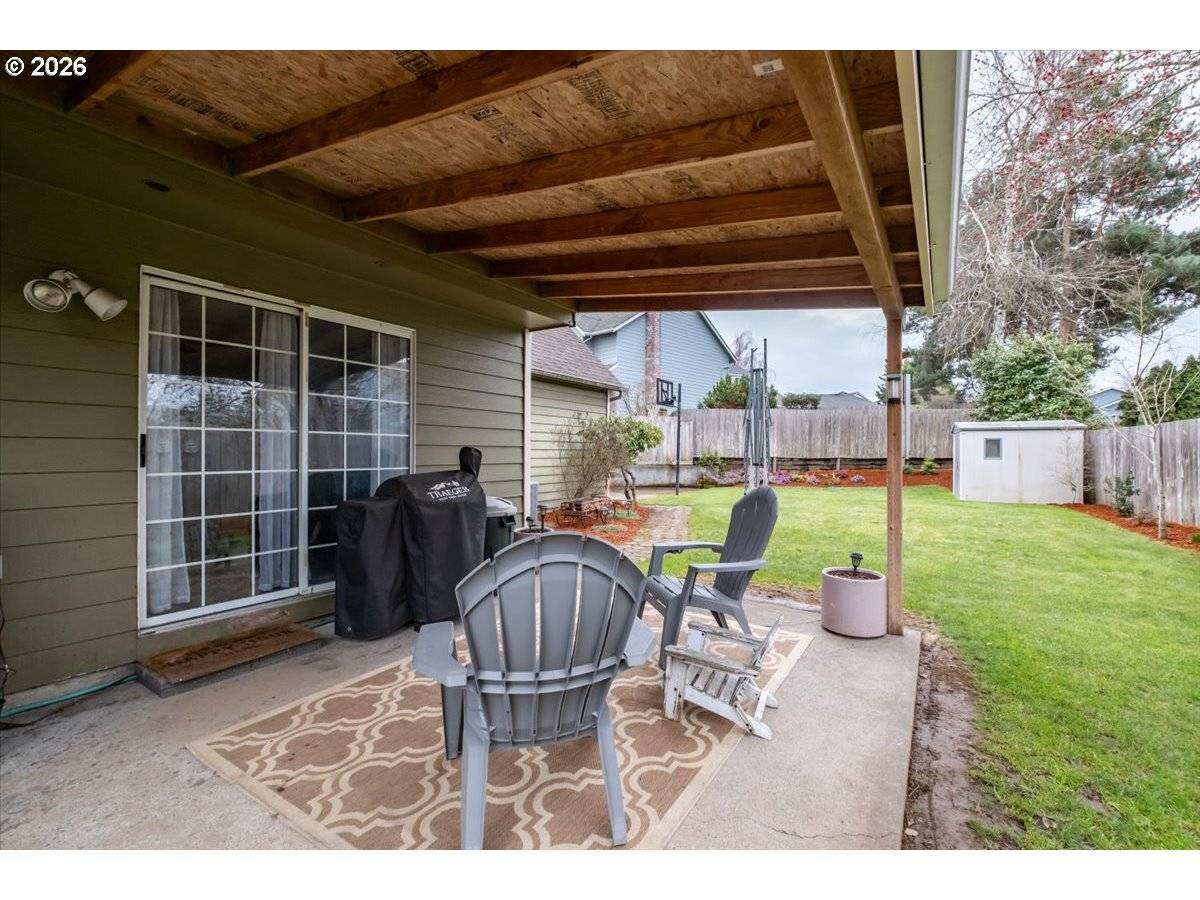 2009 FLAG STONE CT, Keizer, OR 97303