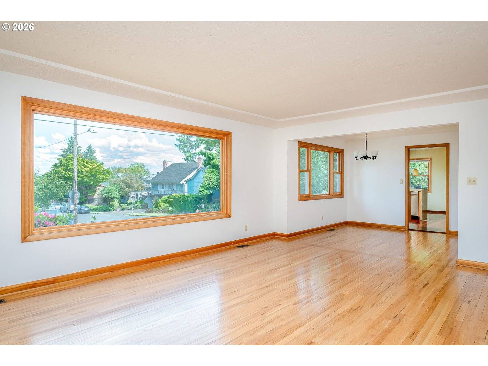 7530 SE YAMHILL ST, Portland, OR 97215