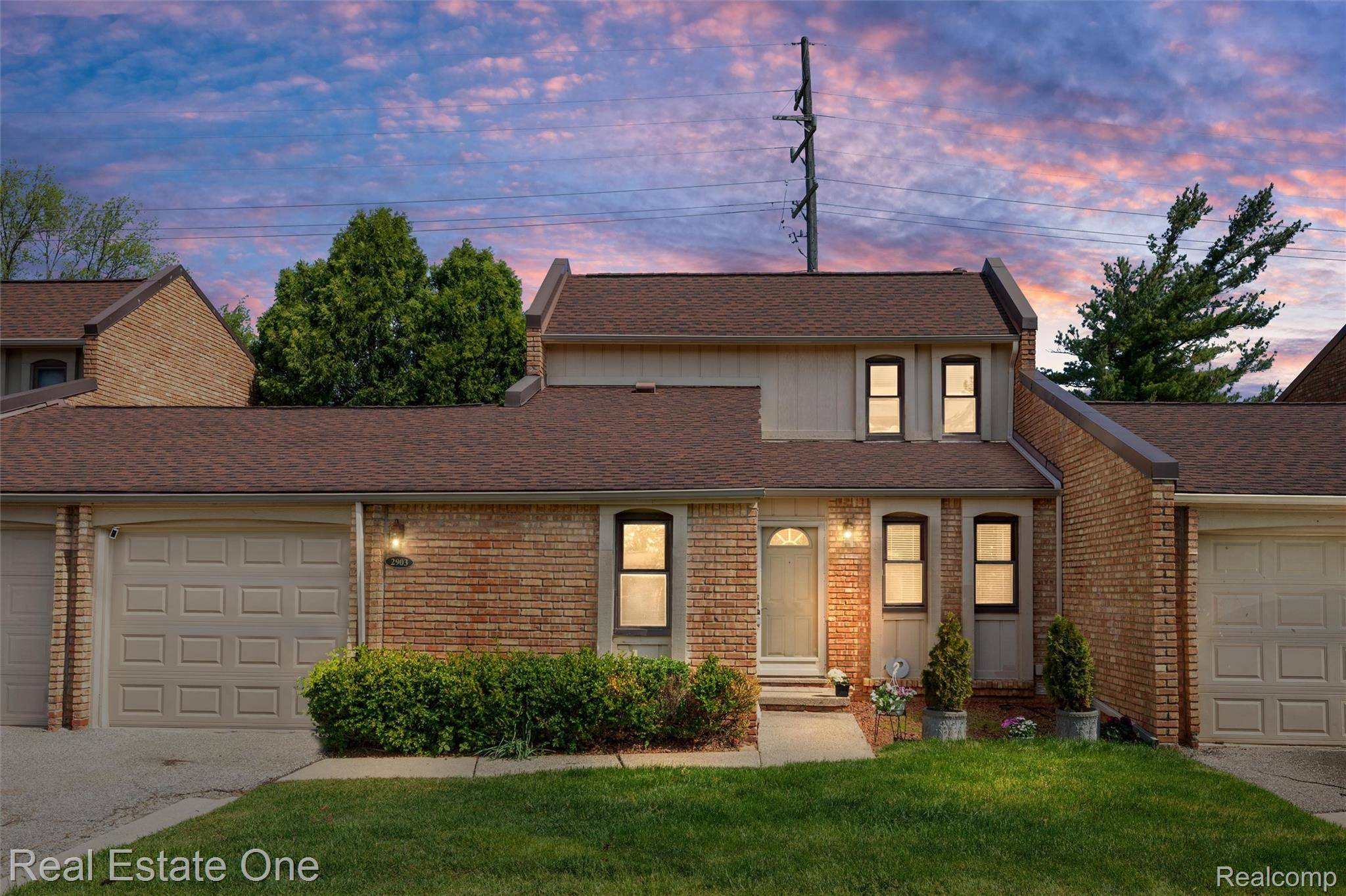 2903 Moon Lake DR, West Bloomfield Charter Township, MI 48323