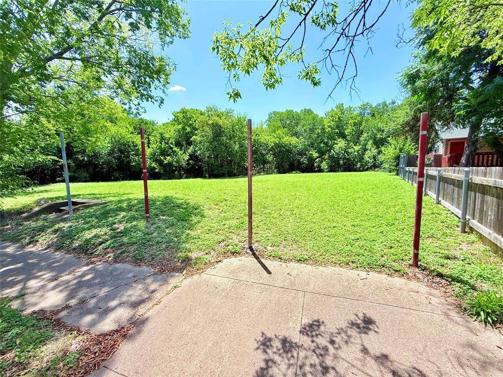 1216 W Clarendon Drive, Dallas, TX 75208