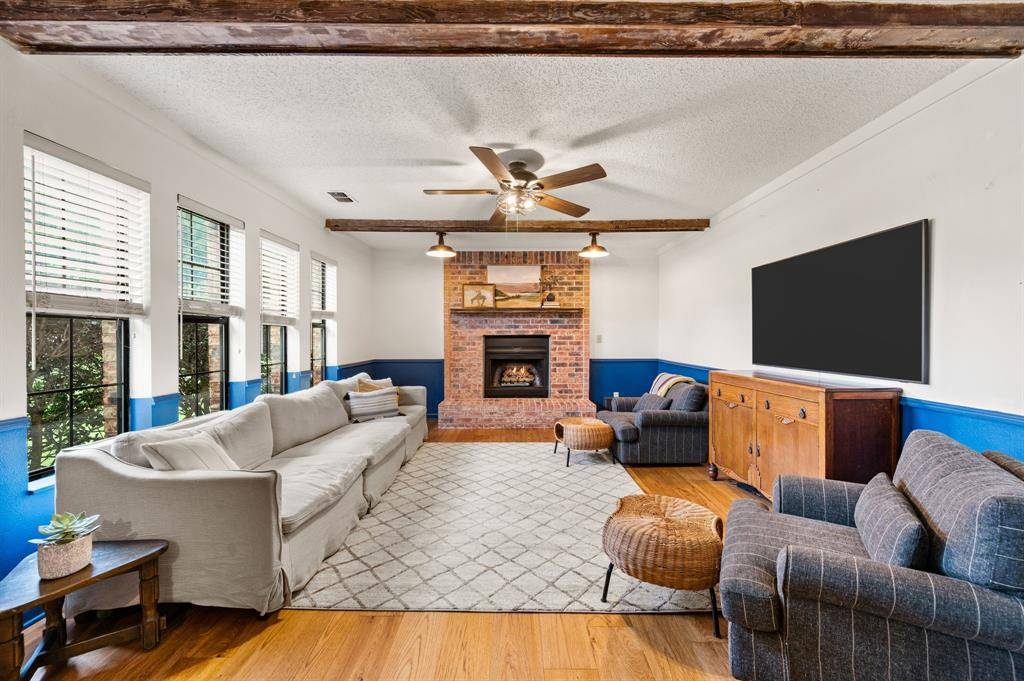 404 Brookview Drive, Decatur, TX 76234