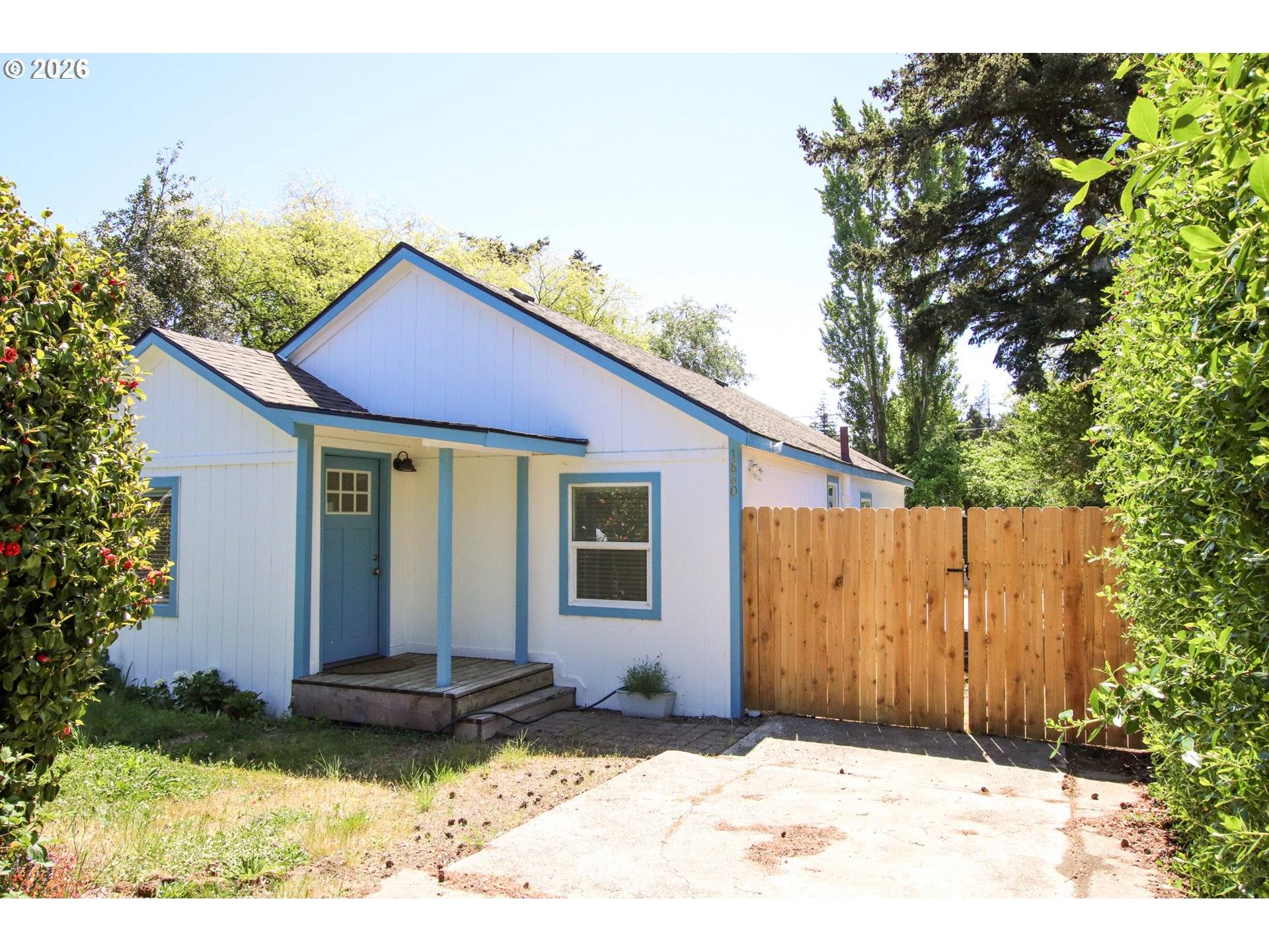 1860 30TH ST, Florence, OR 97439