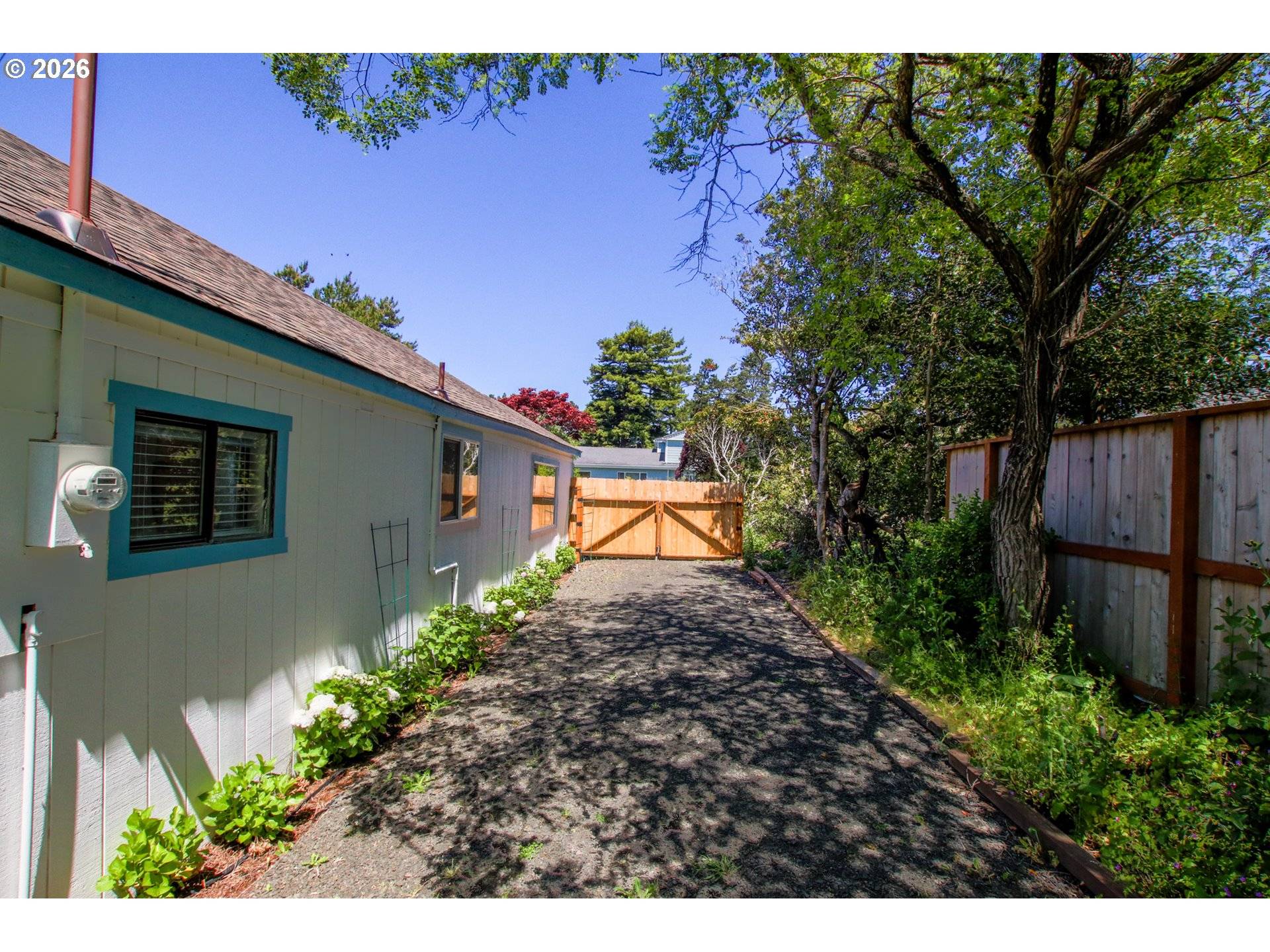 1860 30TH ST, Florence, OR 97439