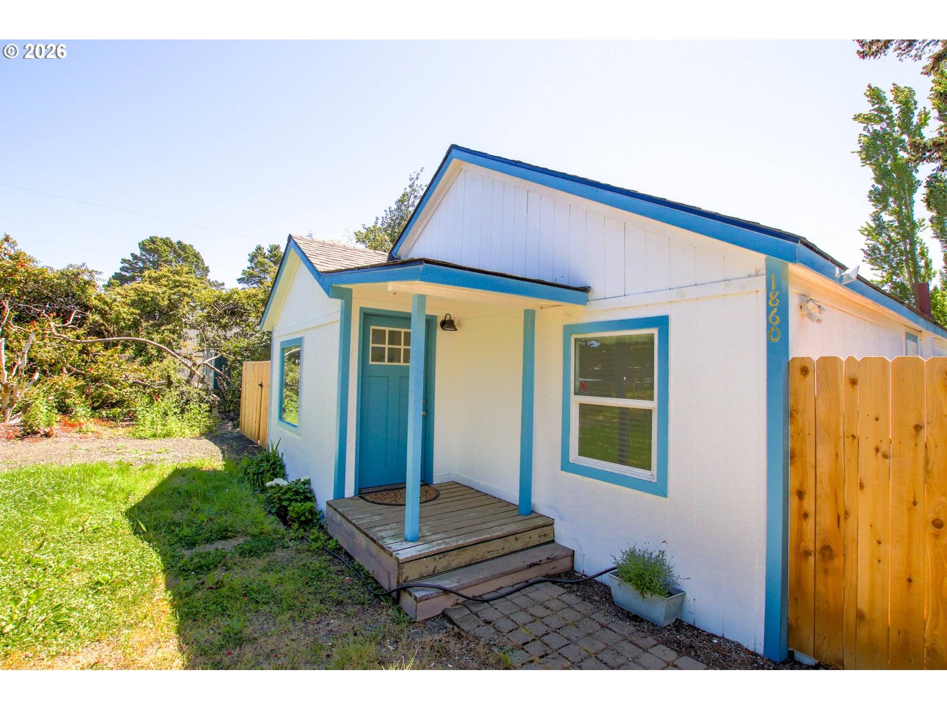 1860 30TH ST, Florence, OR 97439
