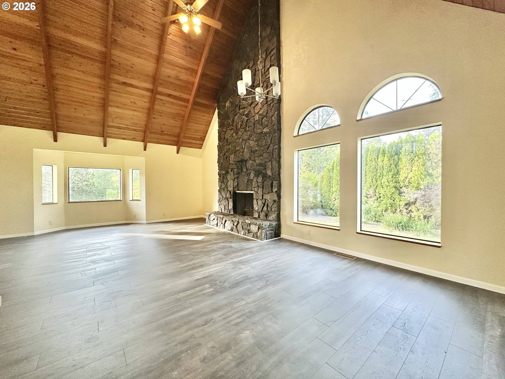 89237 Shuffler RD, Elmira, OR 97437
