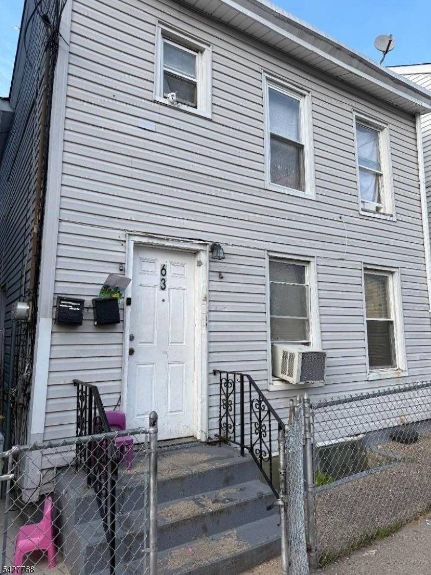 63 Pearl St, Paterson City, NJ 07501
