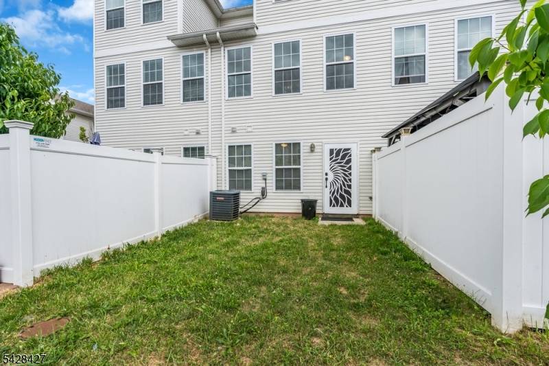 16 Paulina Pl, Franklin Twp., NJ 08873