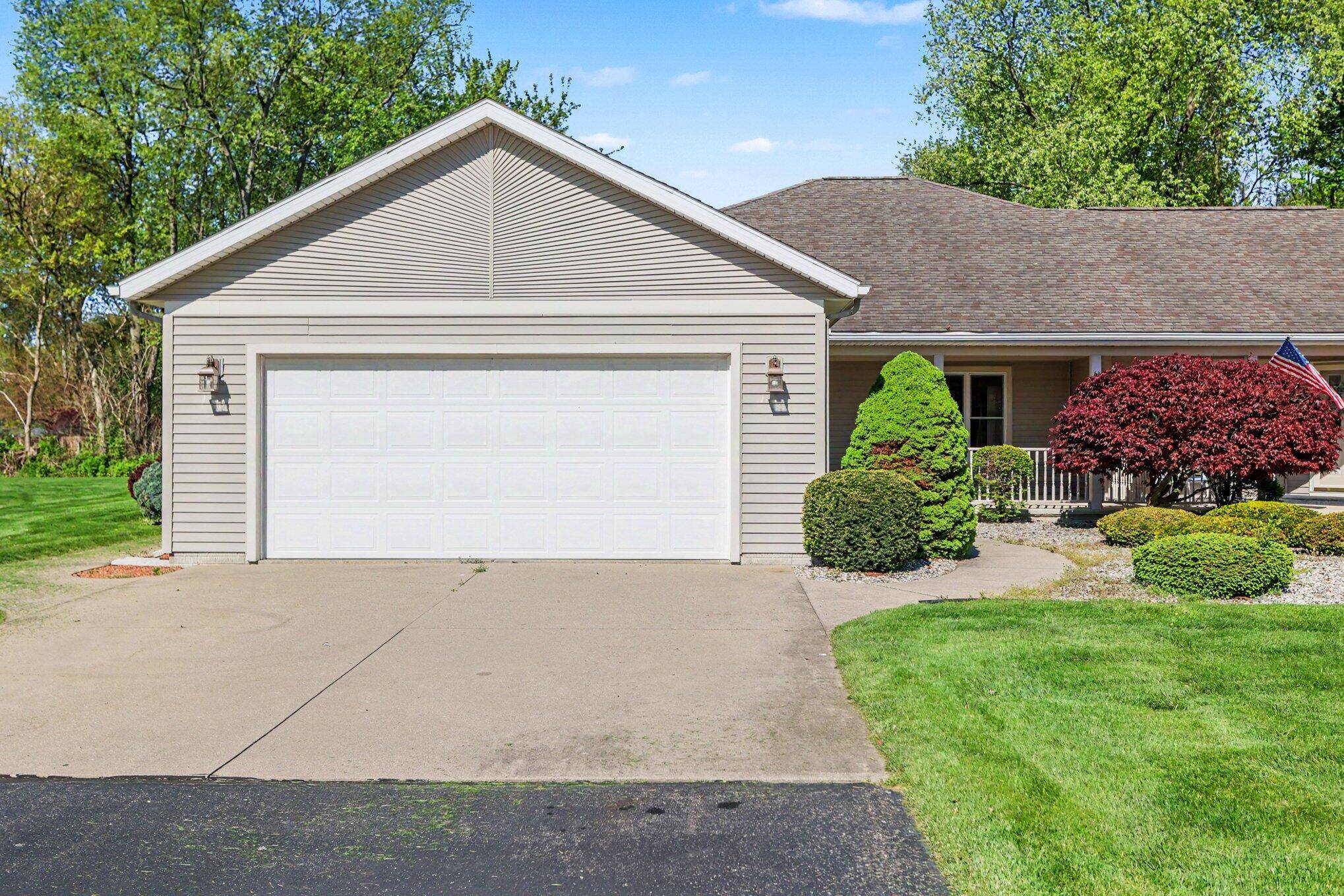81 Oakwood DR, Coldwater City, MI 49036