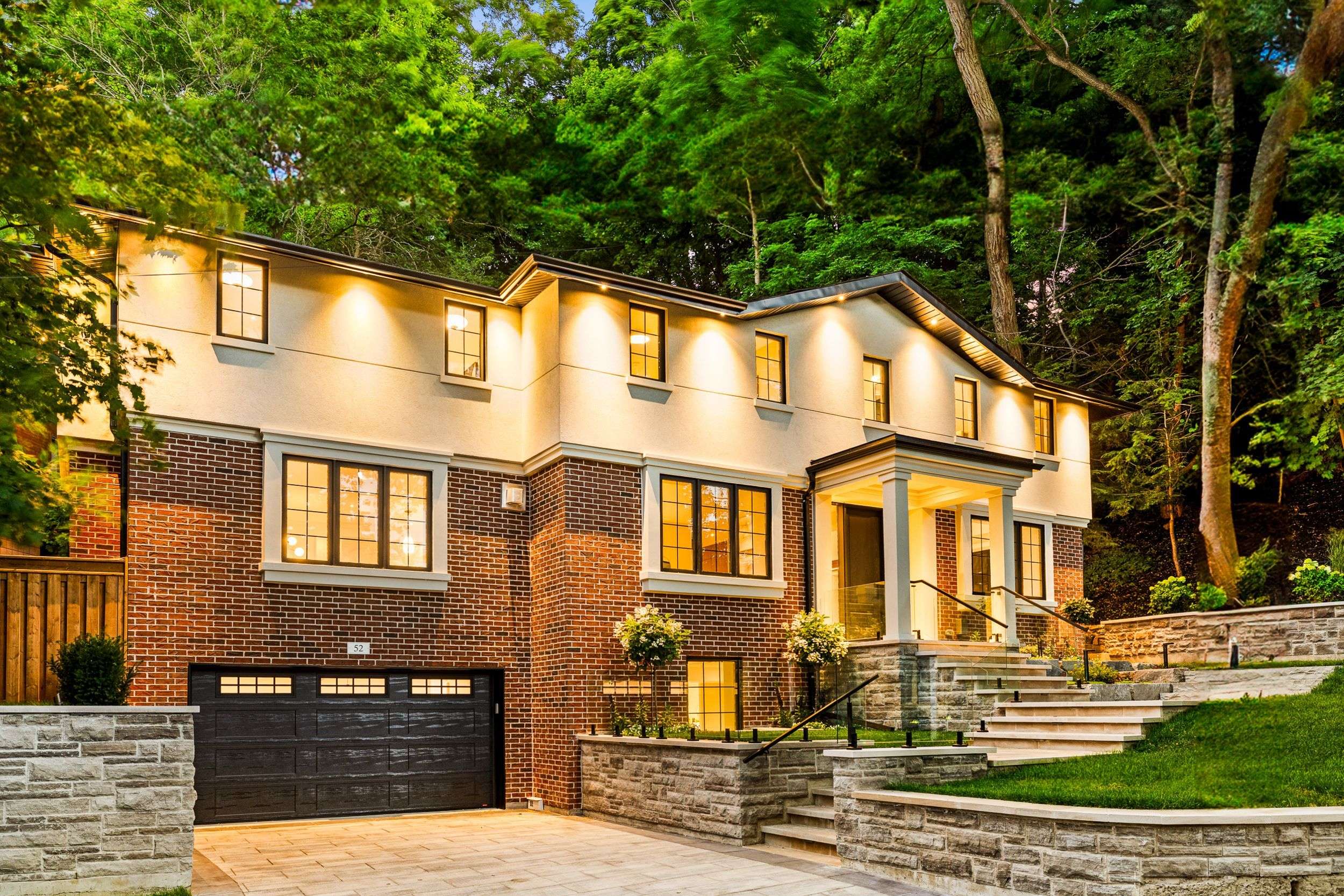 52 Roxborough DR, Toronto C09, ON M4W 1X1