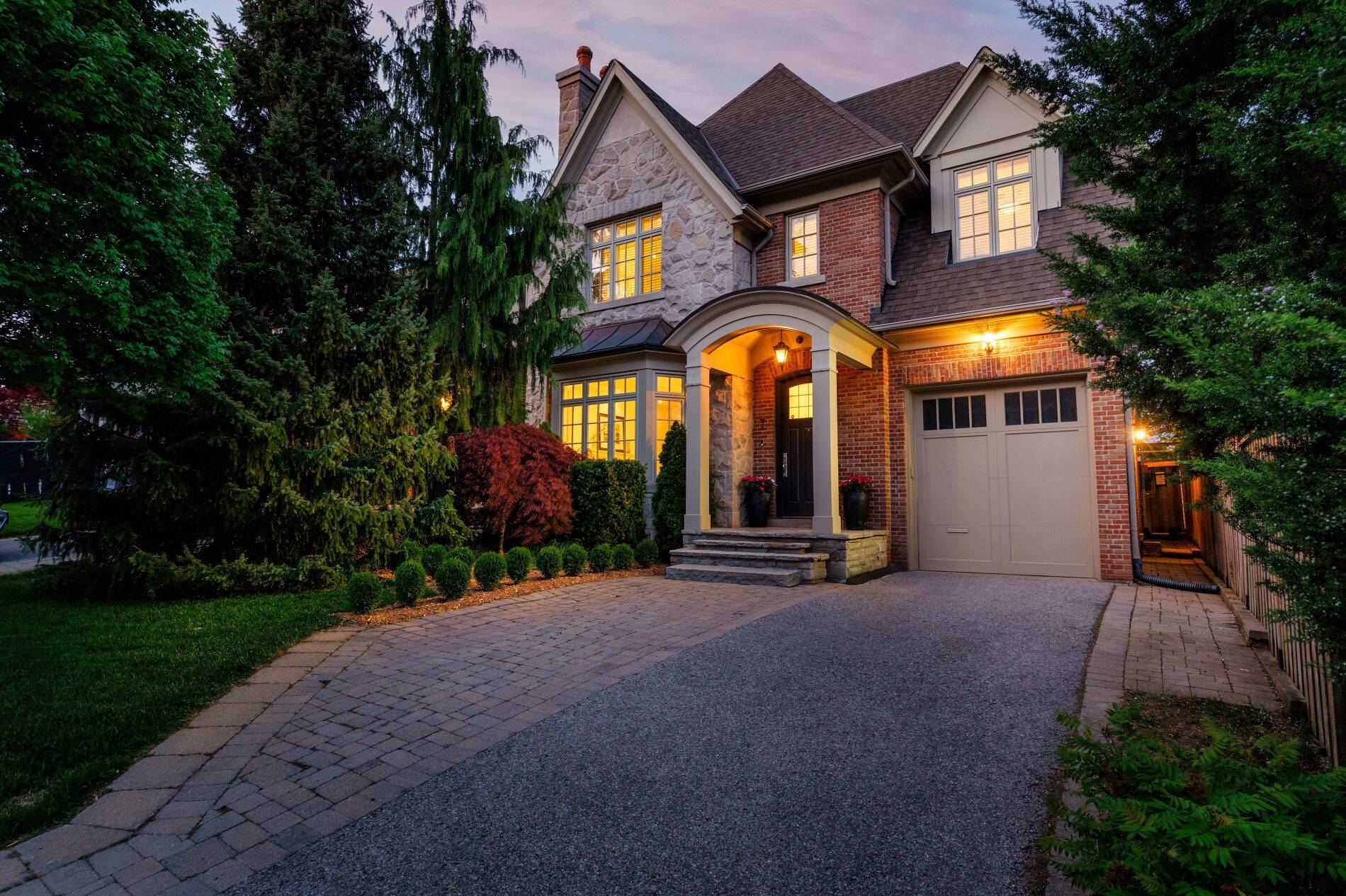 7 Strathgowan CRES, Toronto C04, ON M4N 2Z6