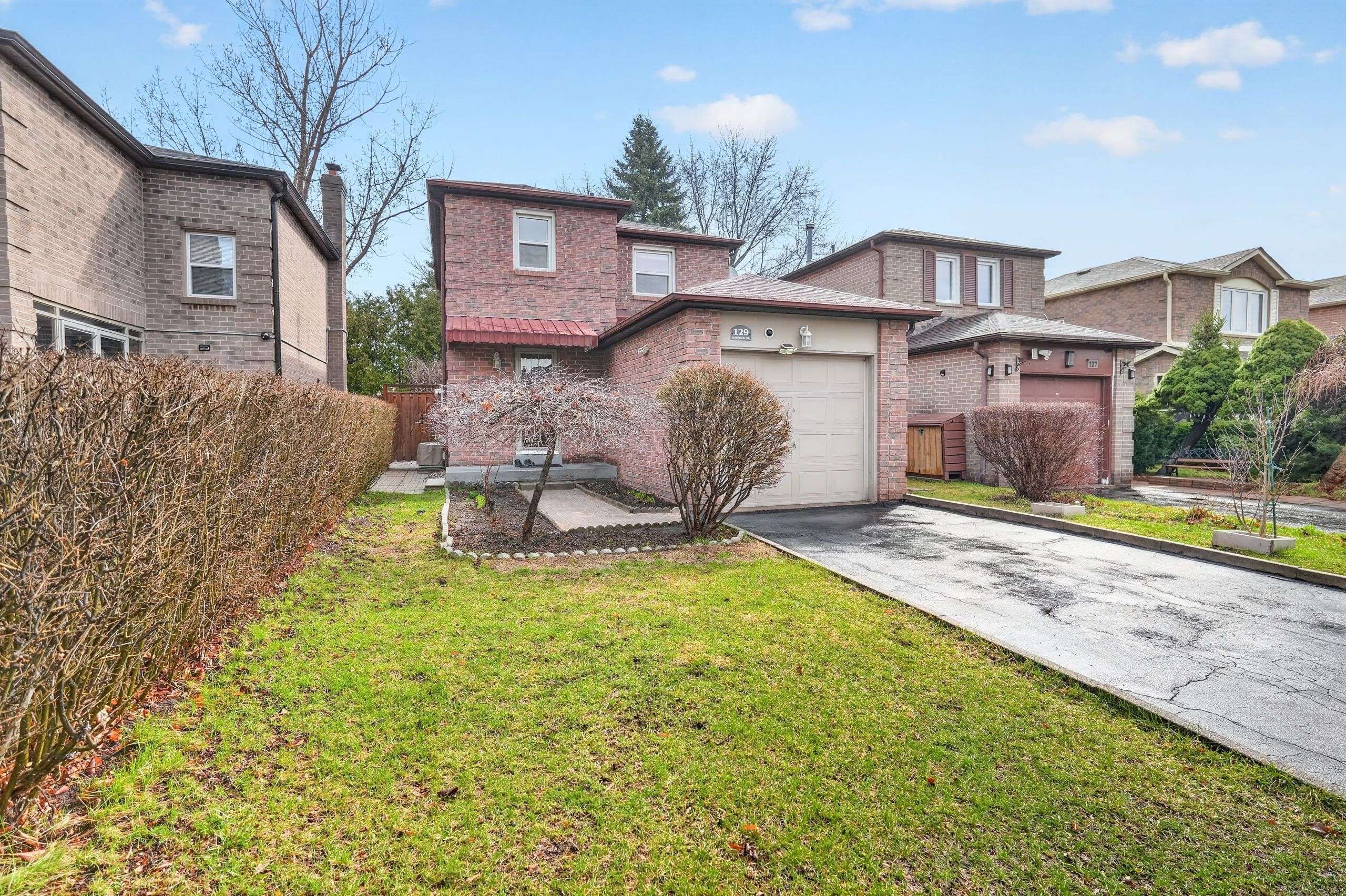 129 Radford DR, Ajax, ON L1T 2C3