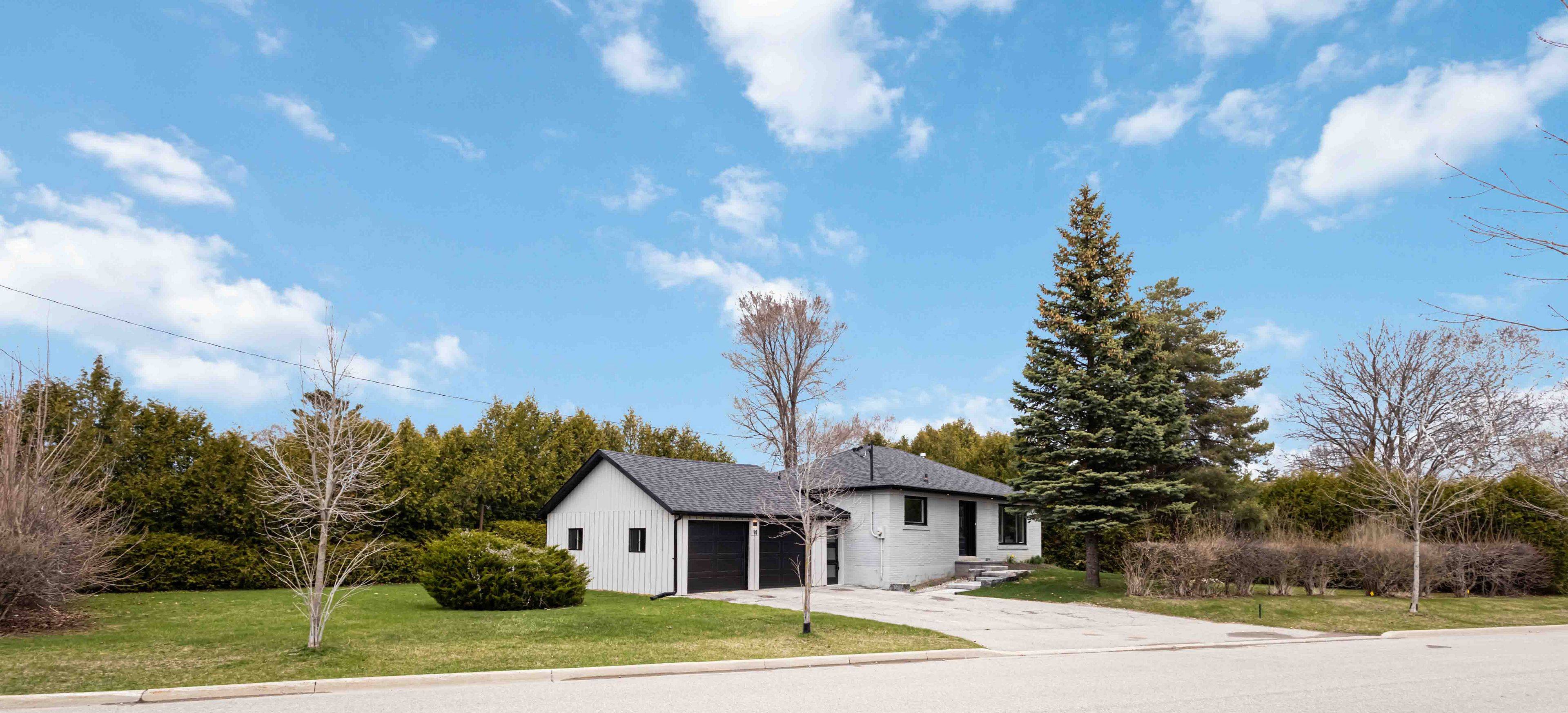 14 Heber Down CRES, Whitby, ON L1M 1A8