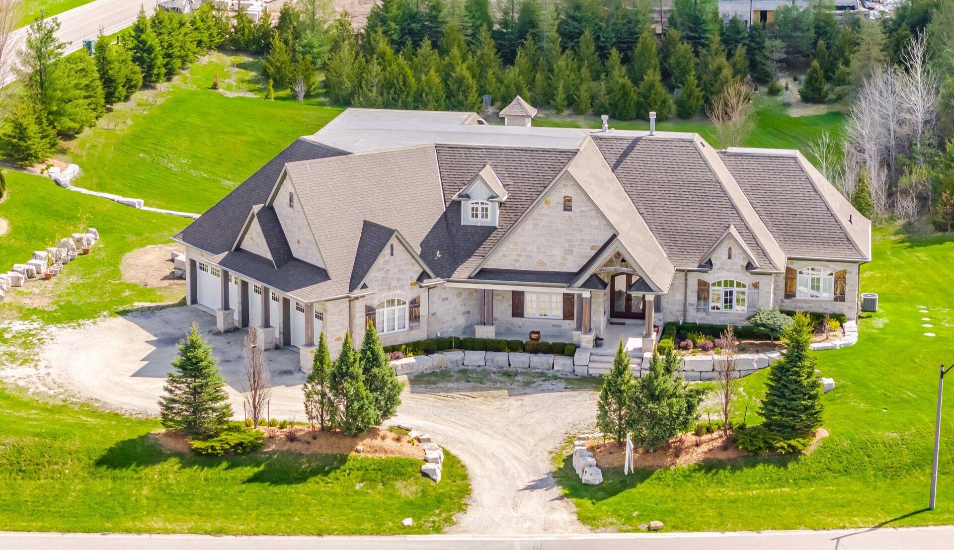 1 Edgewild DR, Caledon, ON L7E 4H7
