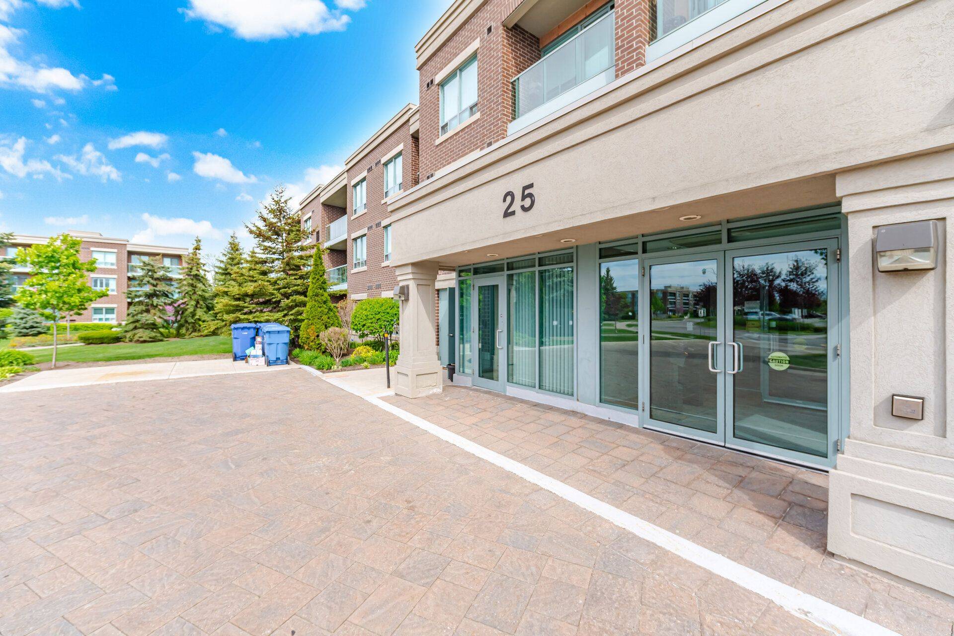 25 Via Rosedale N/A #116, Brampton, ON L6R 3J8