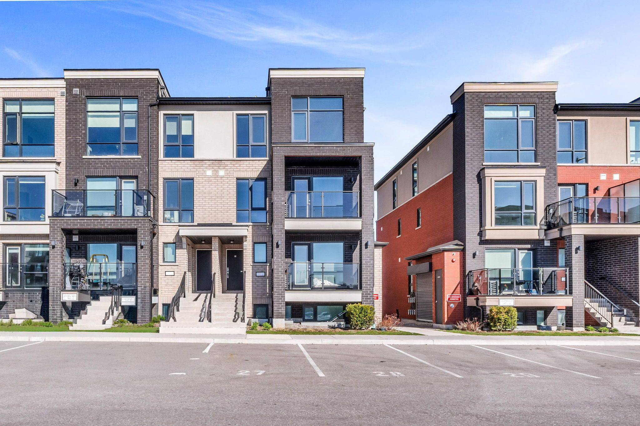 185 Veterans DR #17, Brampton, ON L7A 5L2
