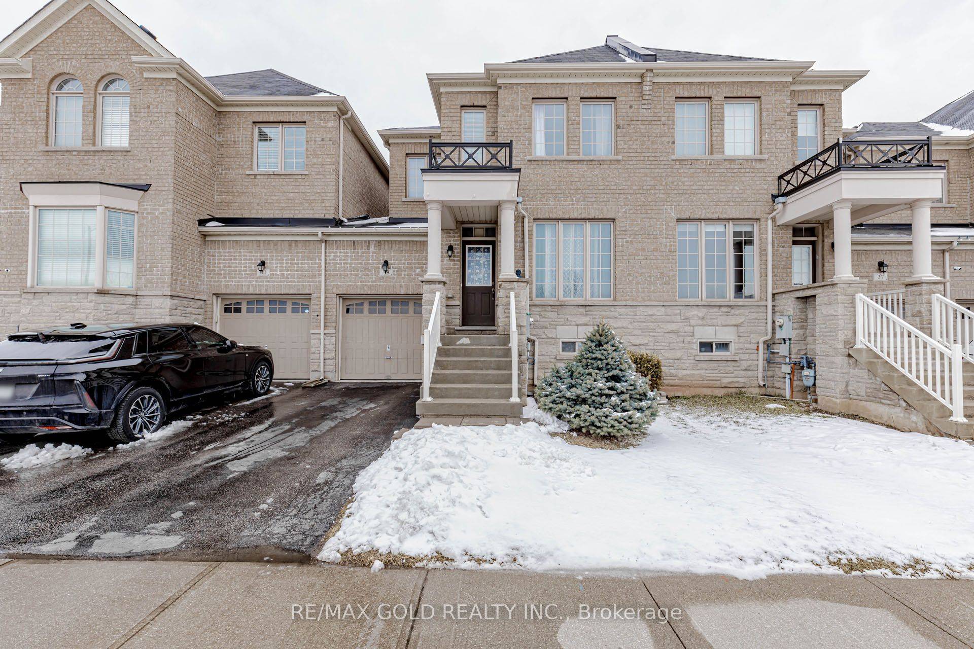 39 Chesterwood CRES, Brampton, ON L6Y 0Z4