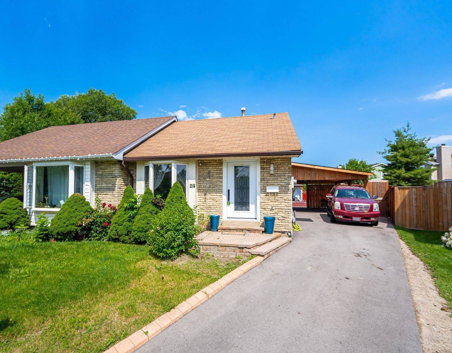 24 Kindle CT, Brampton, ON L6Z 1B2