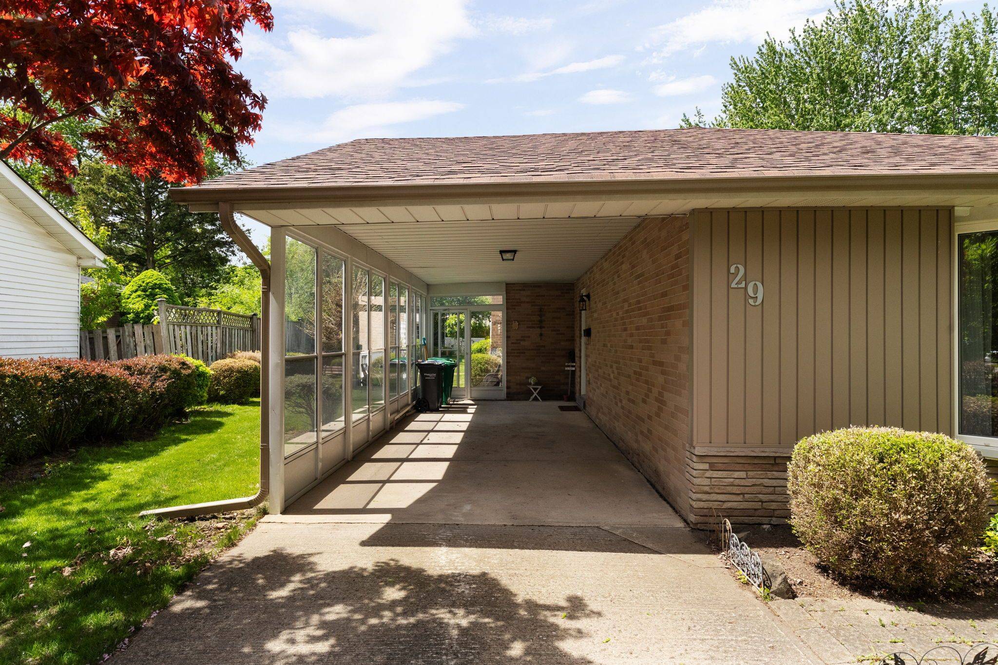 29 Ladore DR, Brampton, ON L6Y 1V4