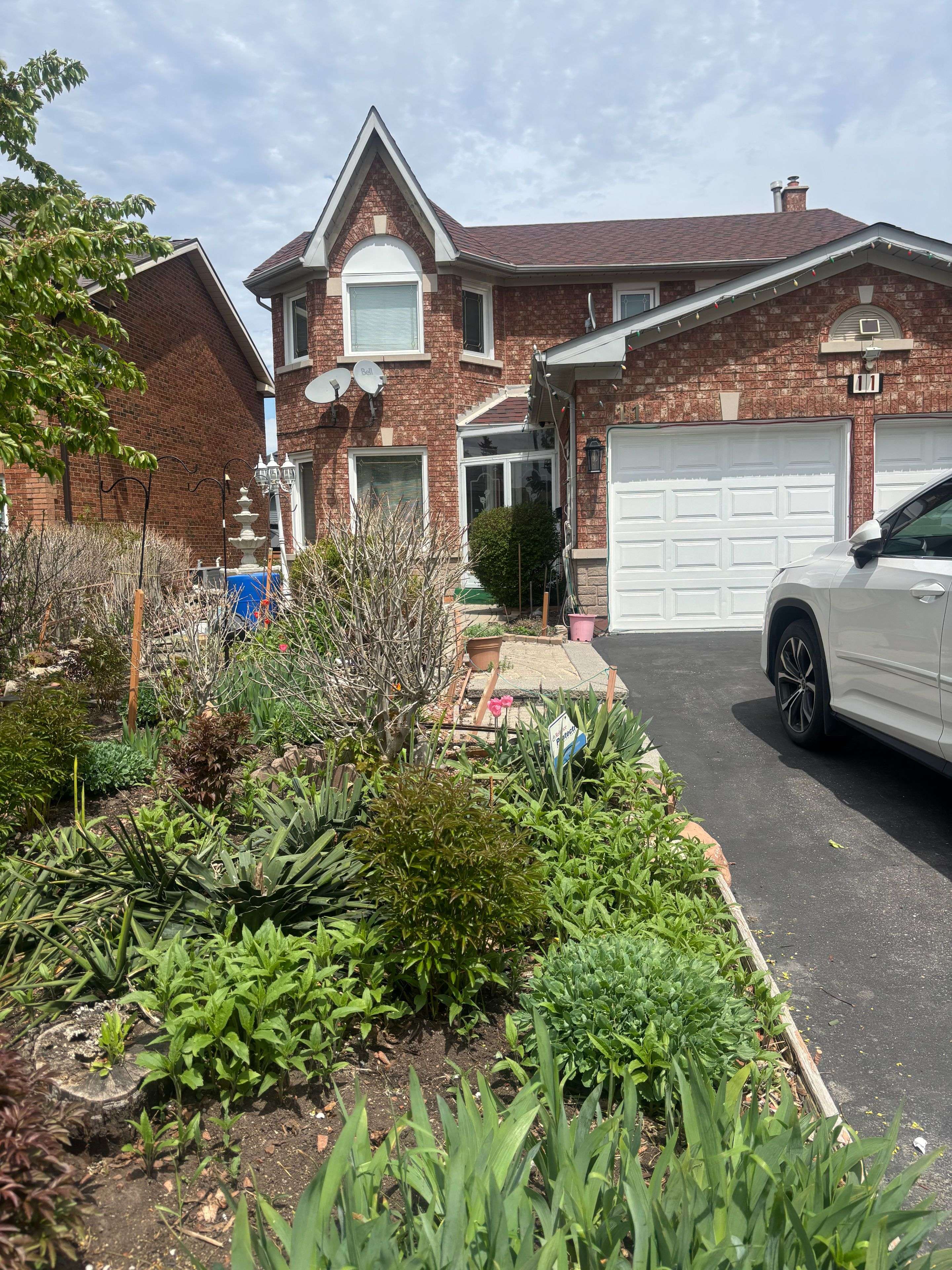 11 Eagleridge DR, Brampton, ON L6R 1G6
