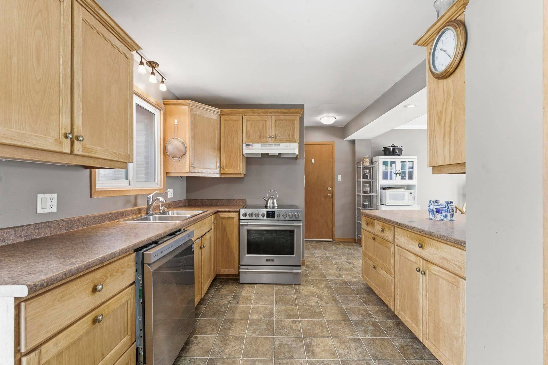235 5th AVE, Hanover, ON N4N 2C3