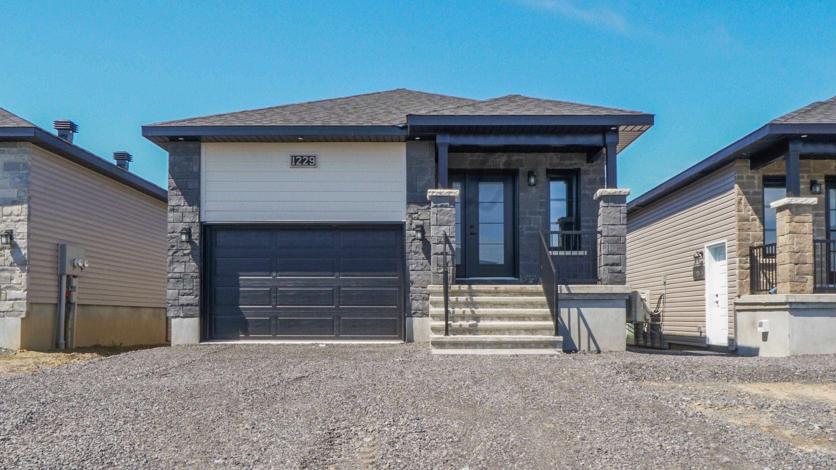 1231 Montblanc CRES, Russell, ON K0A 1W0