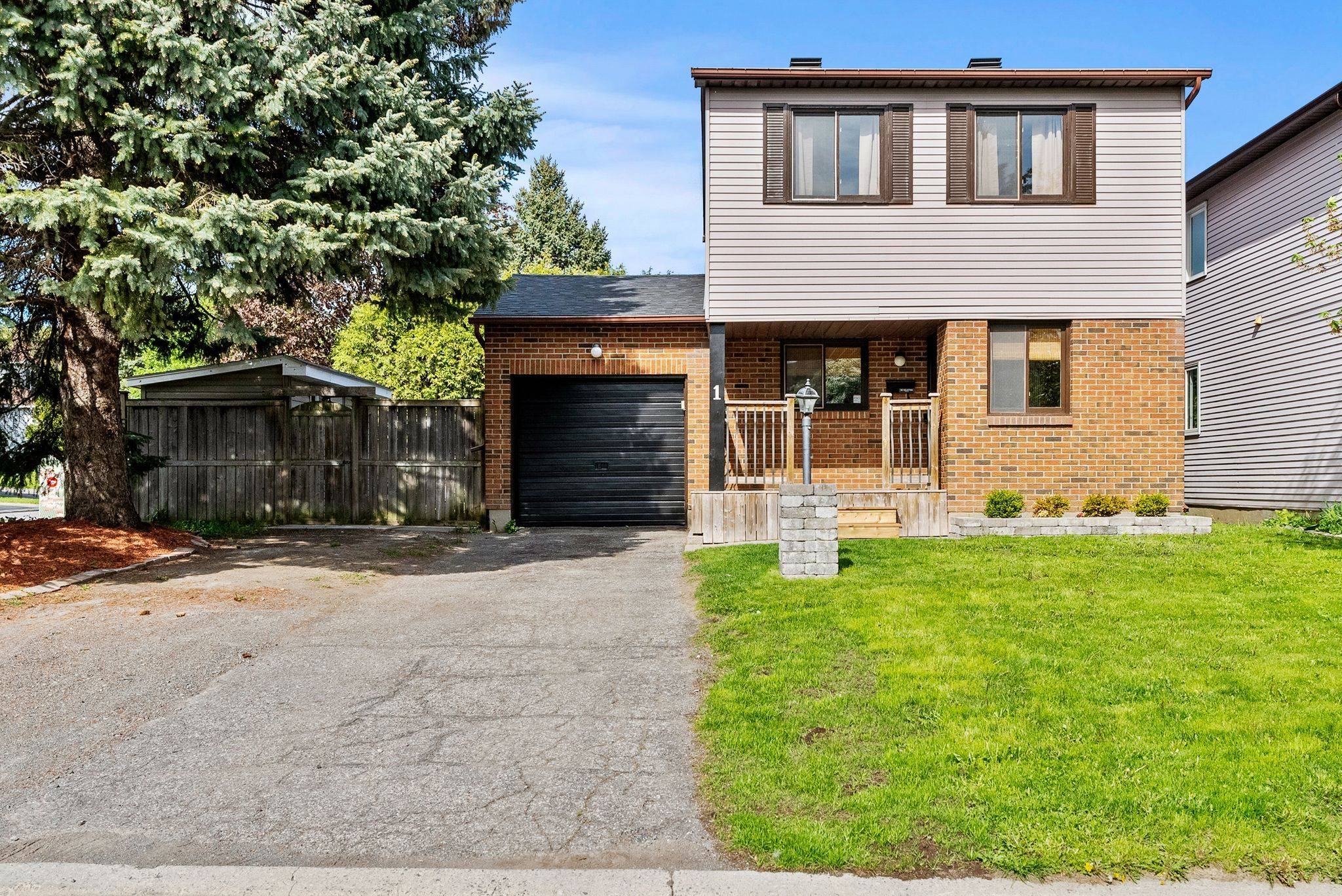 1 Airycot CIR, Barrhaven, ON K2J 2L2