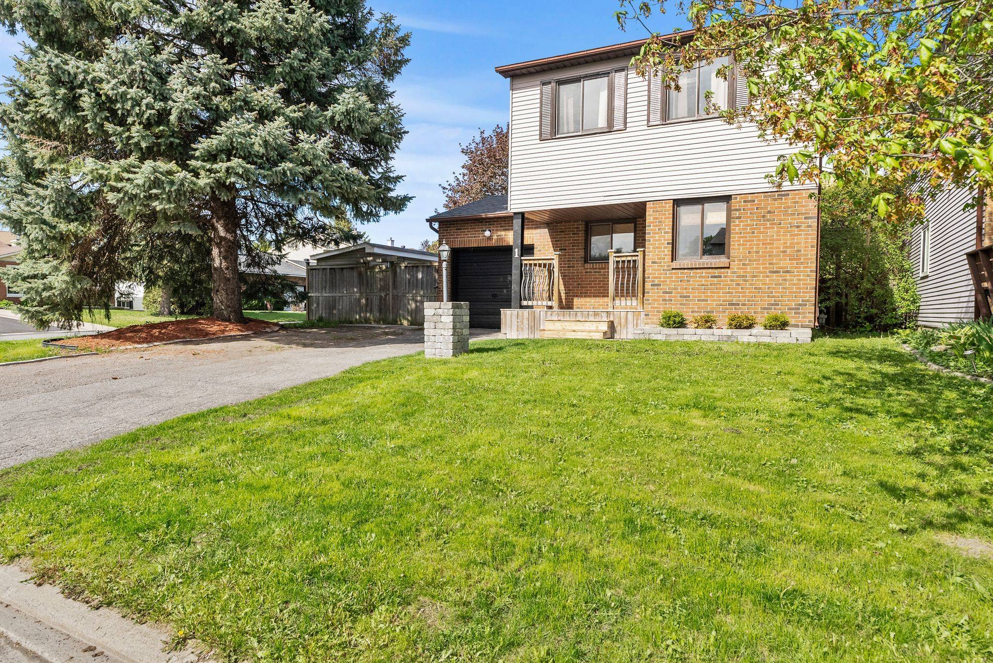 1 Airycot CIR, Barrhaven, ON K2J 2L2