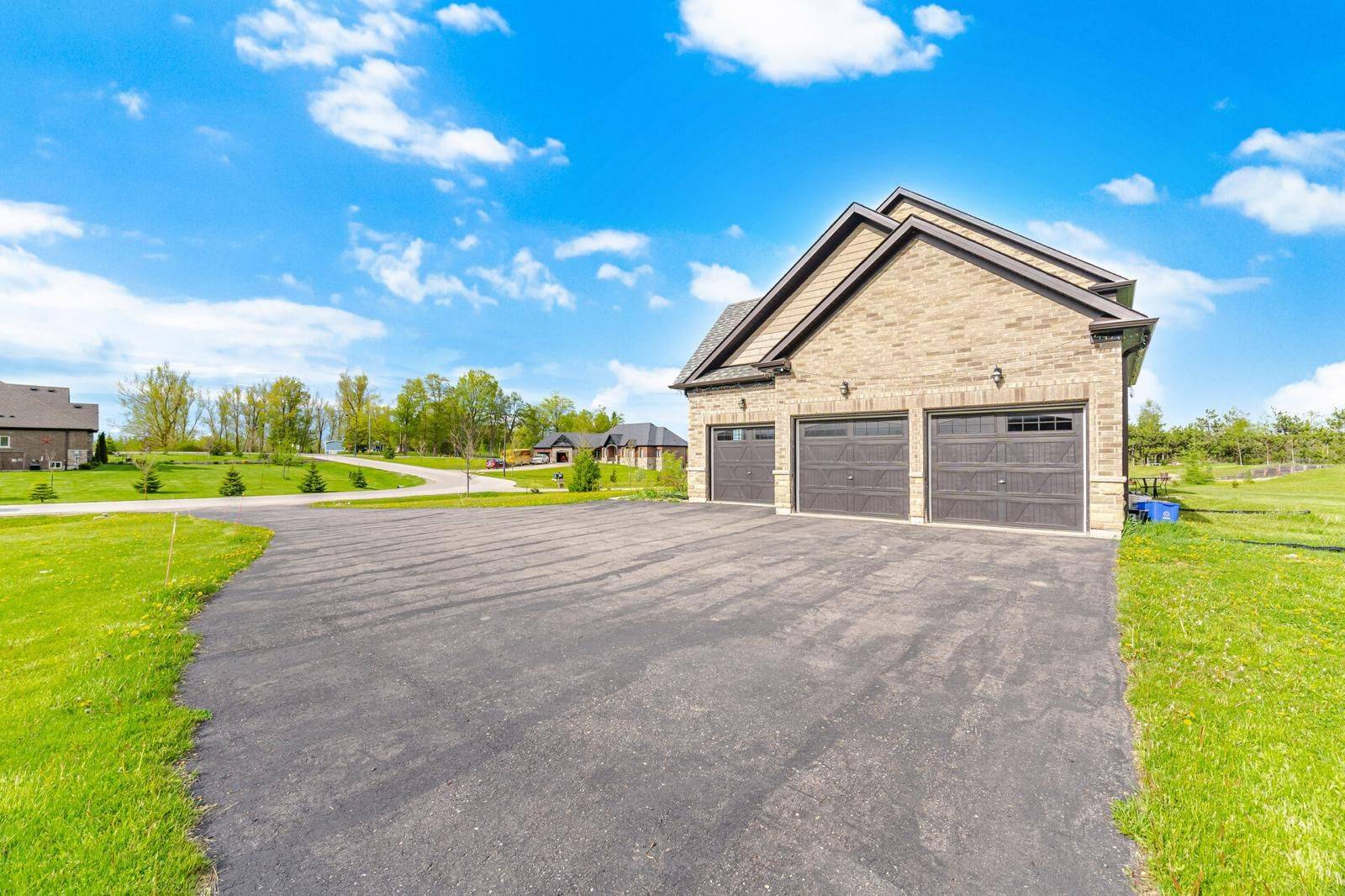 26 Country Meadows DR, Amaranth, ON L9V 3T8