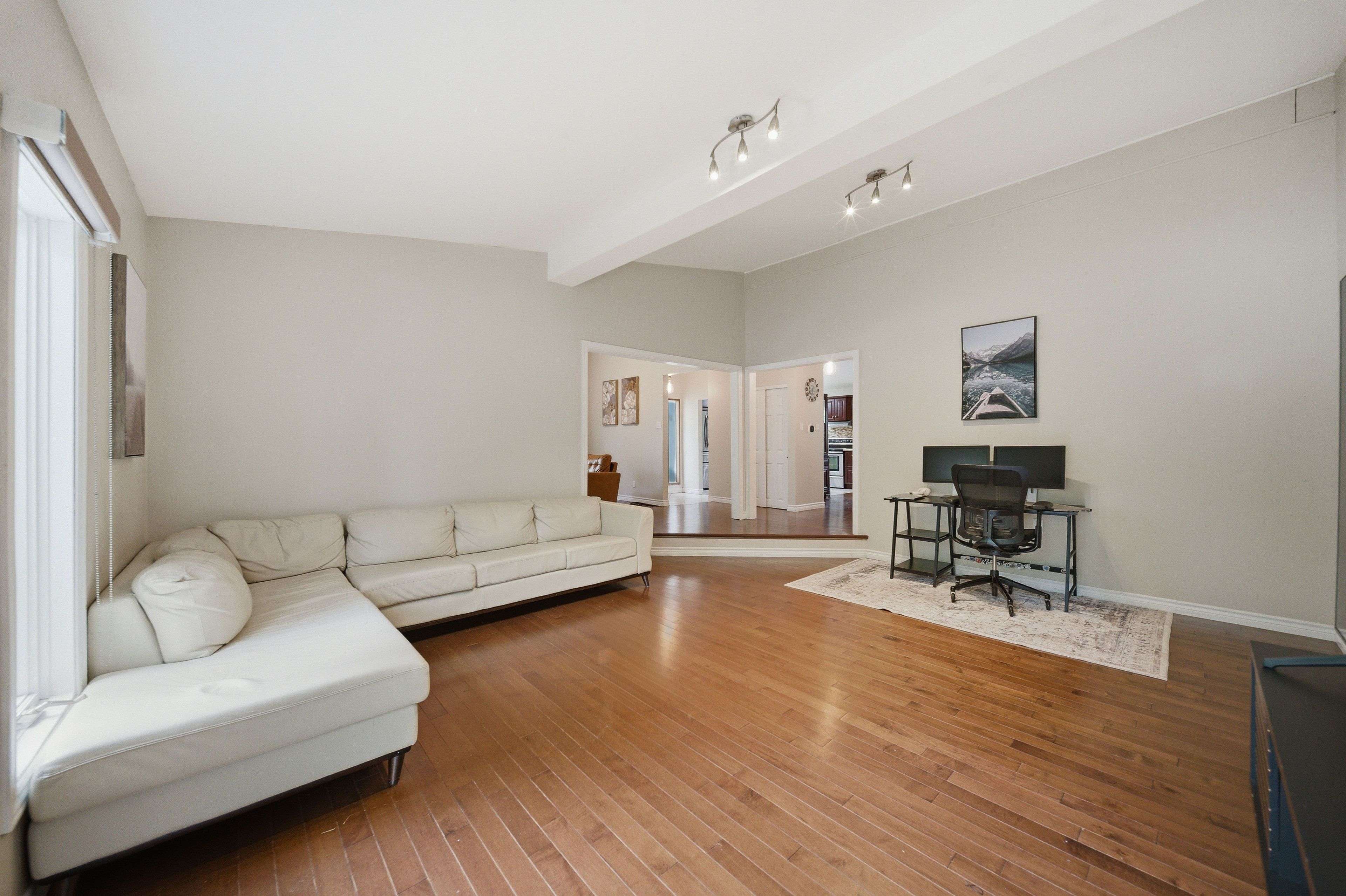 136 Resthaven AVE, Constance Bay - Dunrobin - Kilmaurs - Woodlawn, ON K0A 3M0