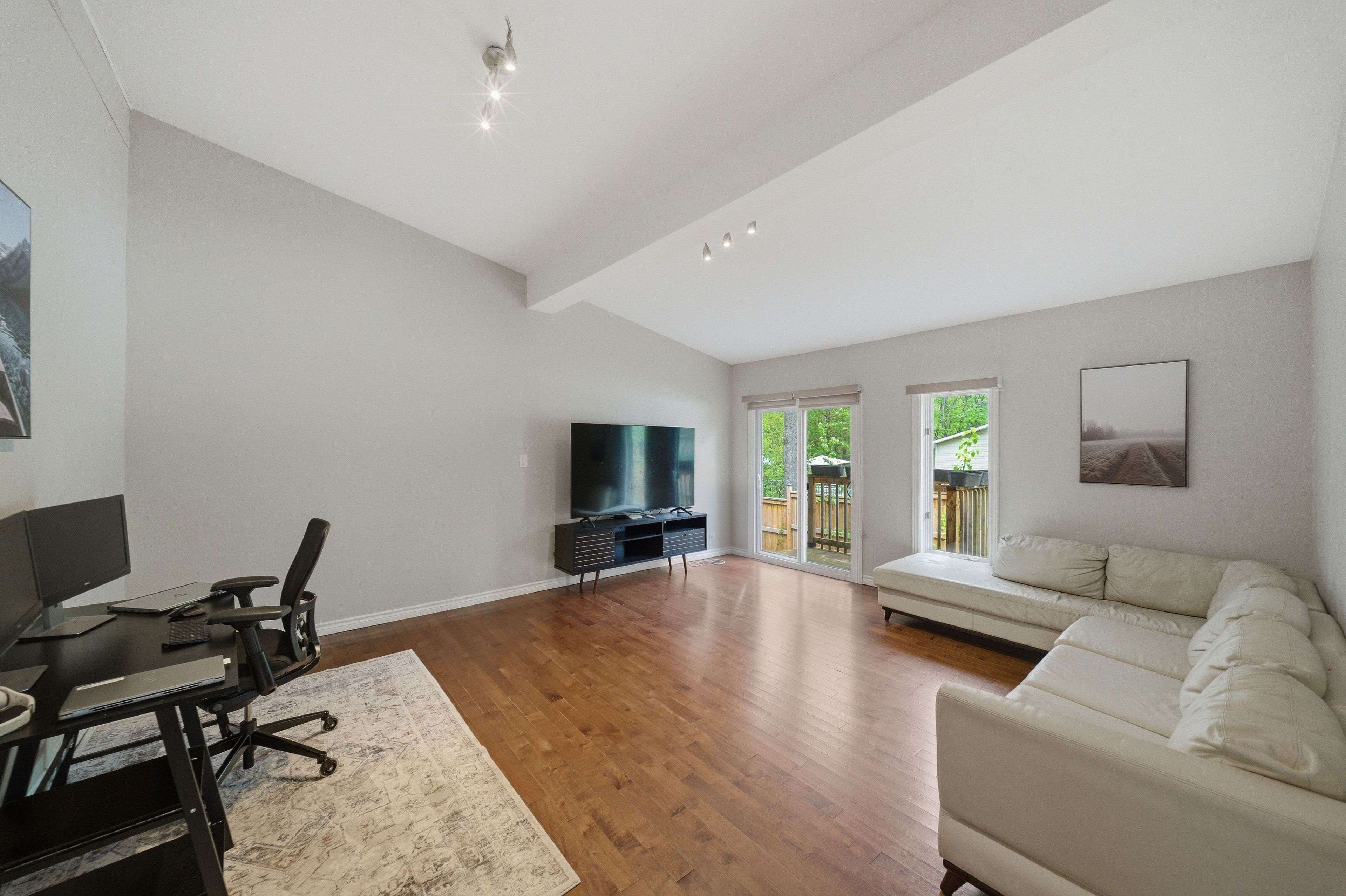 136 Resthaven AVE, Constance Bay - Dunrobin - Kilmaurs - Woodlawn, ON K0A 3M0