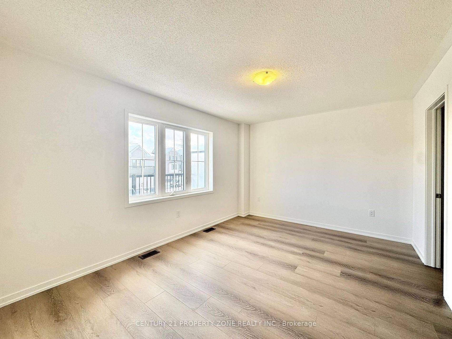 49 Kingbird Common, Cambridge, ON N1R 5S2