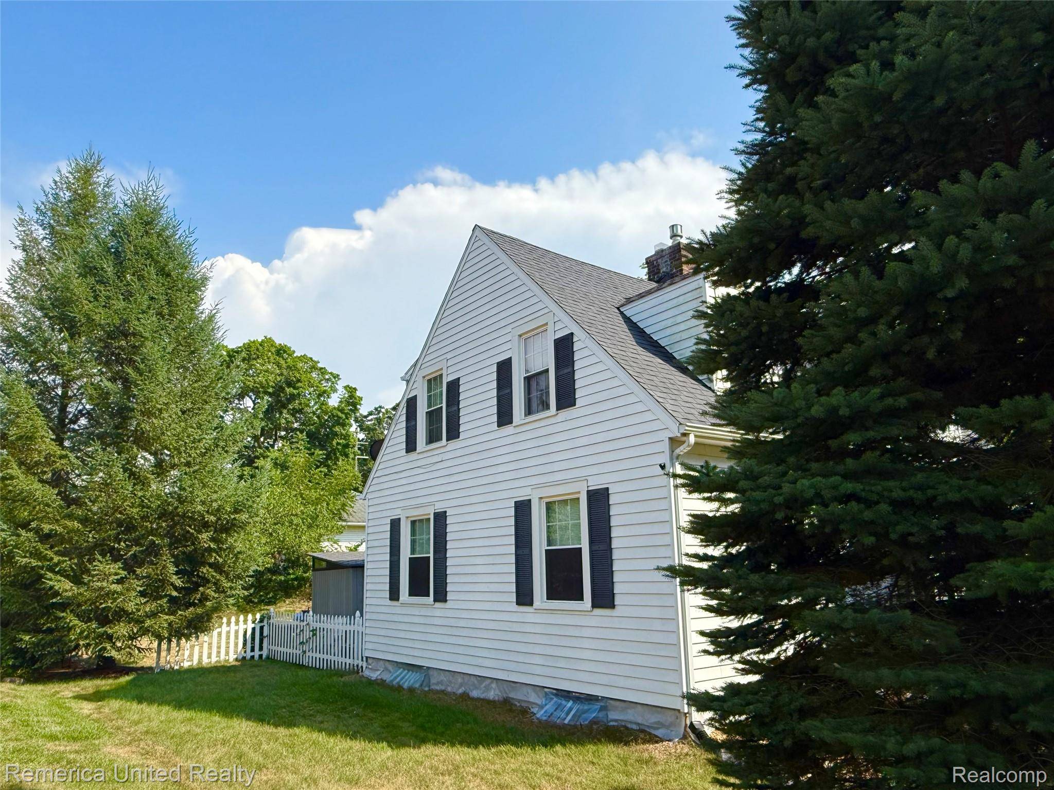 603 N Michigan AVE, Howell, MI 48843