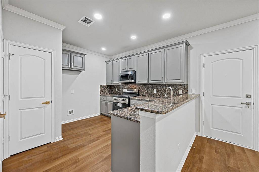 1045 Rodin Lane, Carrollton, TX 75006